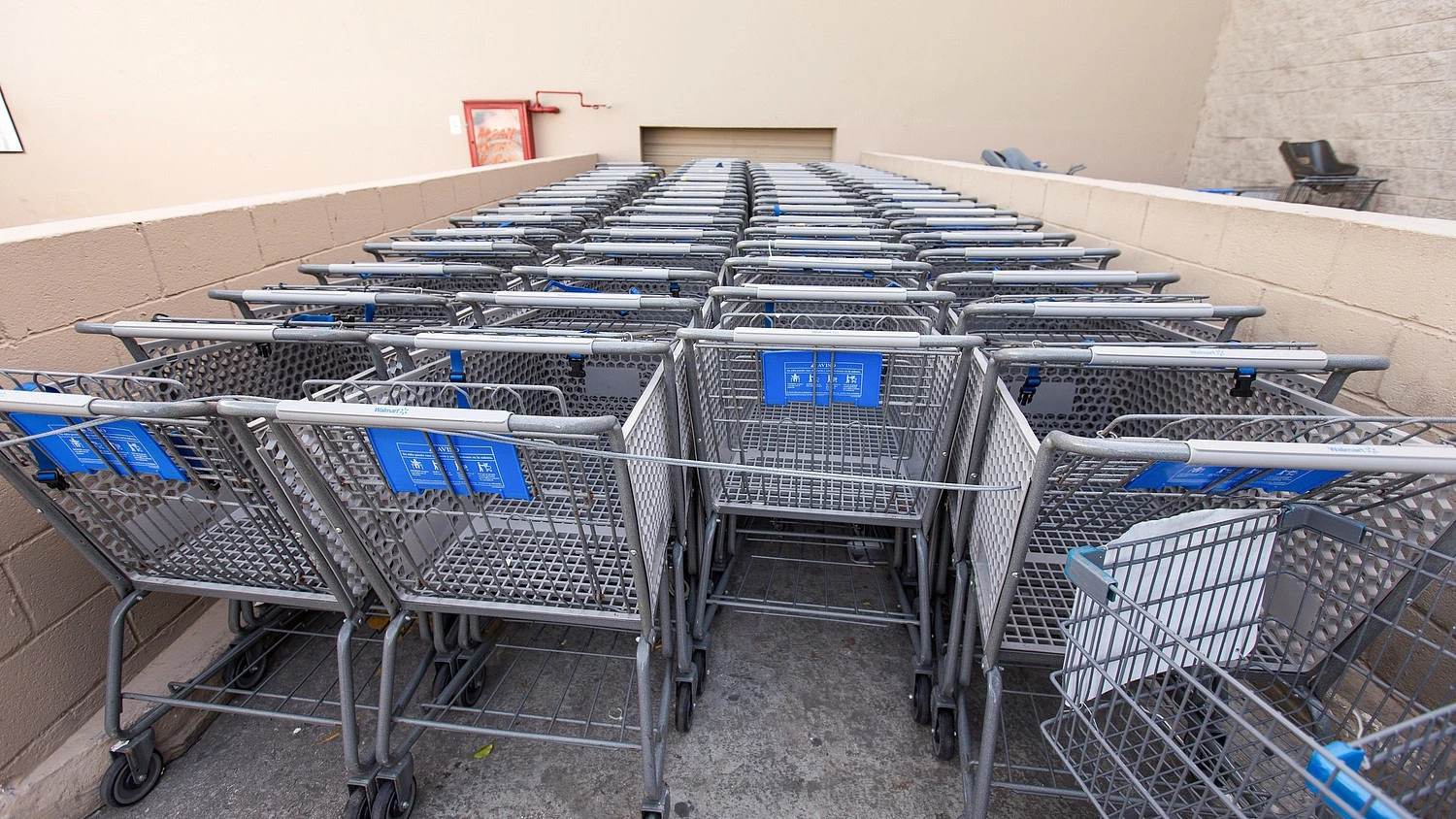 News Article Retail parks in Poland are pandemic-resistant