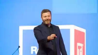 News - UiPath founder seeks to buy stake in One United Properties