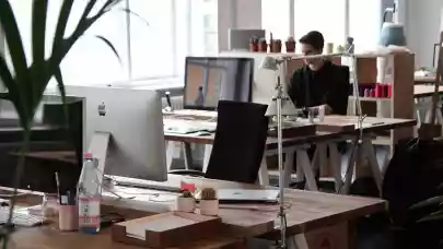 News - Romanian employees think the office is partially safe for health