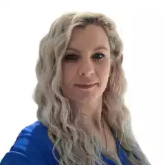 People - Nikki Venetsanakis