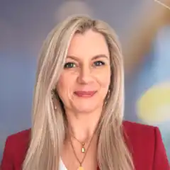 People - Nikki Venetsanakis