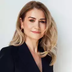 People - Monalisa Ungureanu